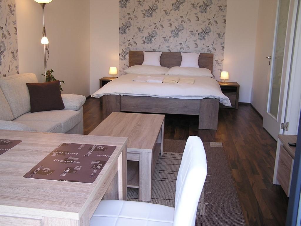 Gonda Apartments Hradec Králové Extérieur photo
